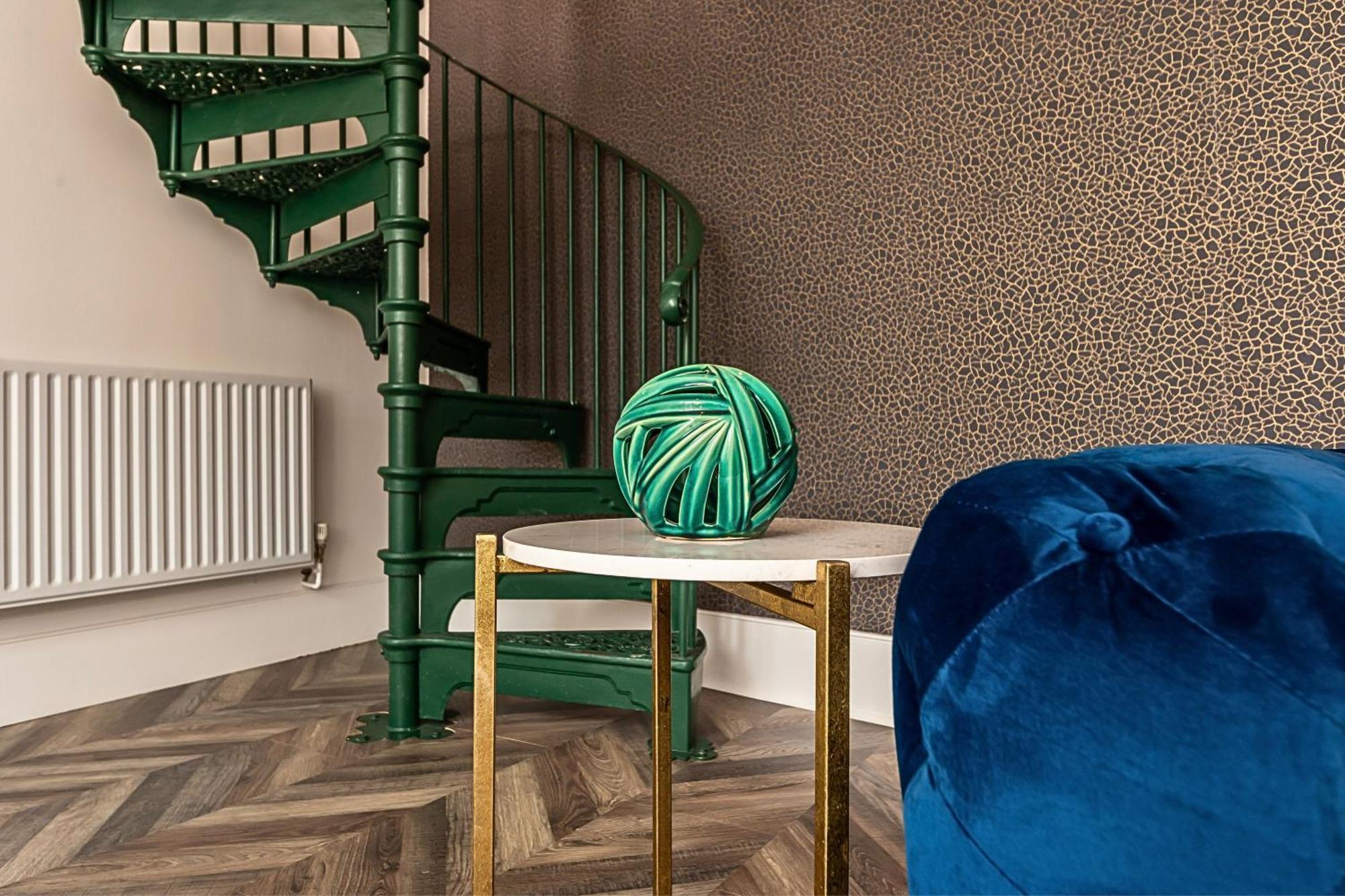 The Secret Kensington Garden Mews-2 Bedroom Full House-2 Train Lines- Spacious-Kings Road- Harrods -Chelsea Stadium-Private Small Patio Лондон Экстерьер фото