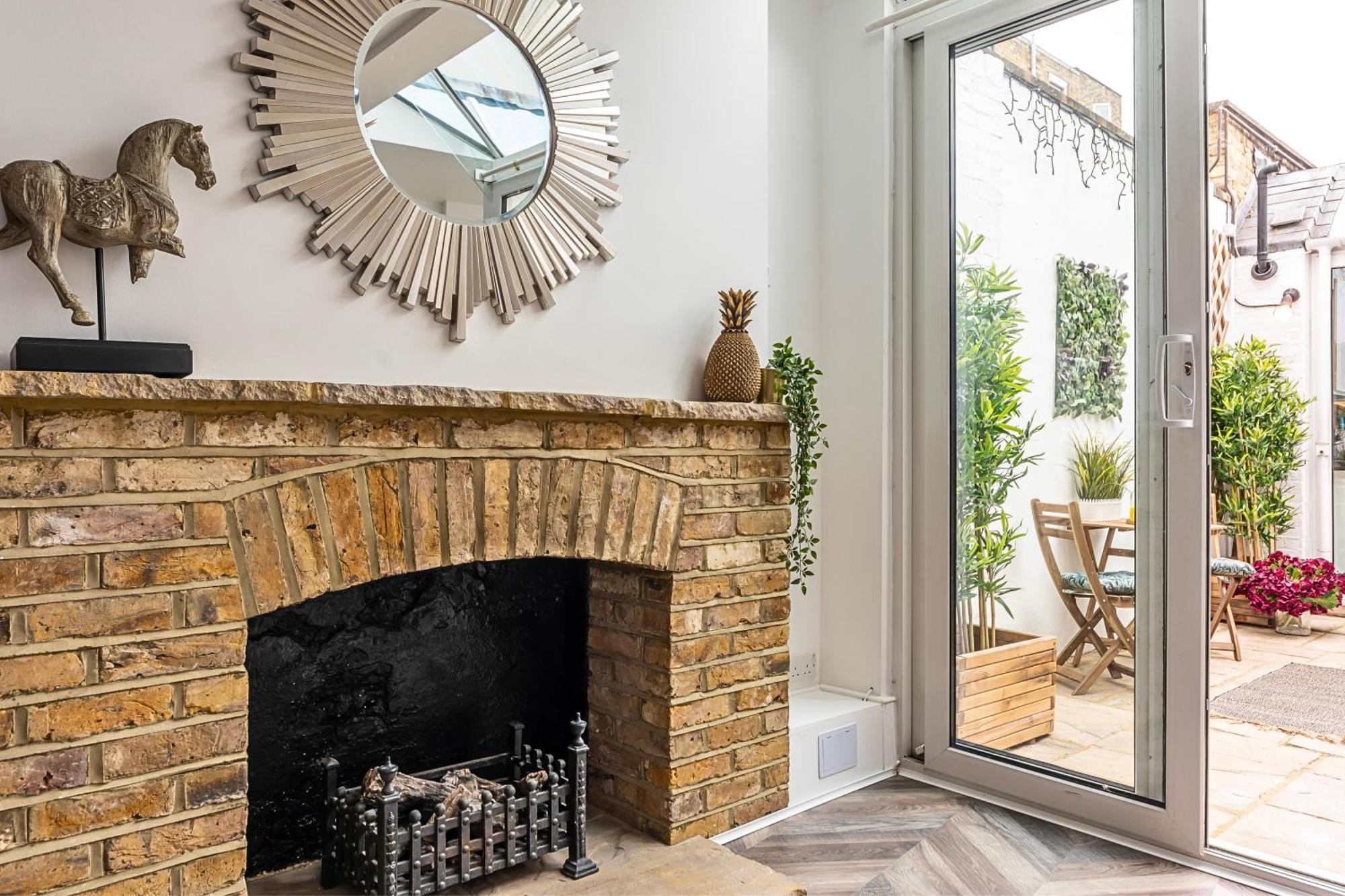 The Secret Kensington Garden Mews-2 Bedroom Full House-2 Train Lines- Spacious-Kings Road- Harrods -Chelsea Stadium-Private Small Patio Лондон Экстерьер фото