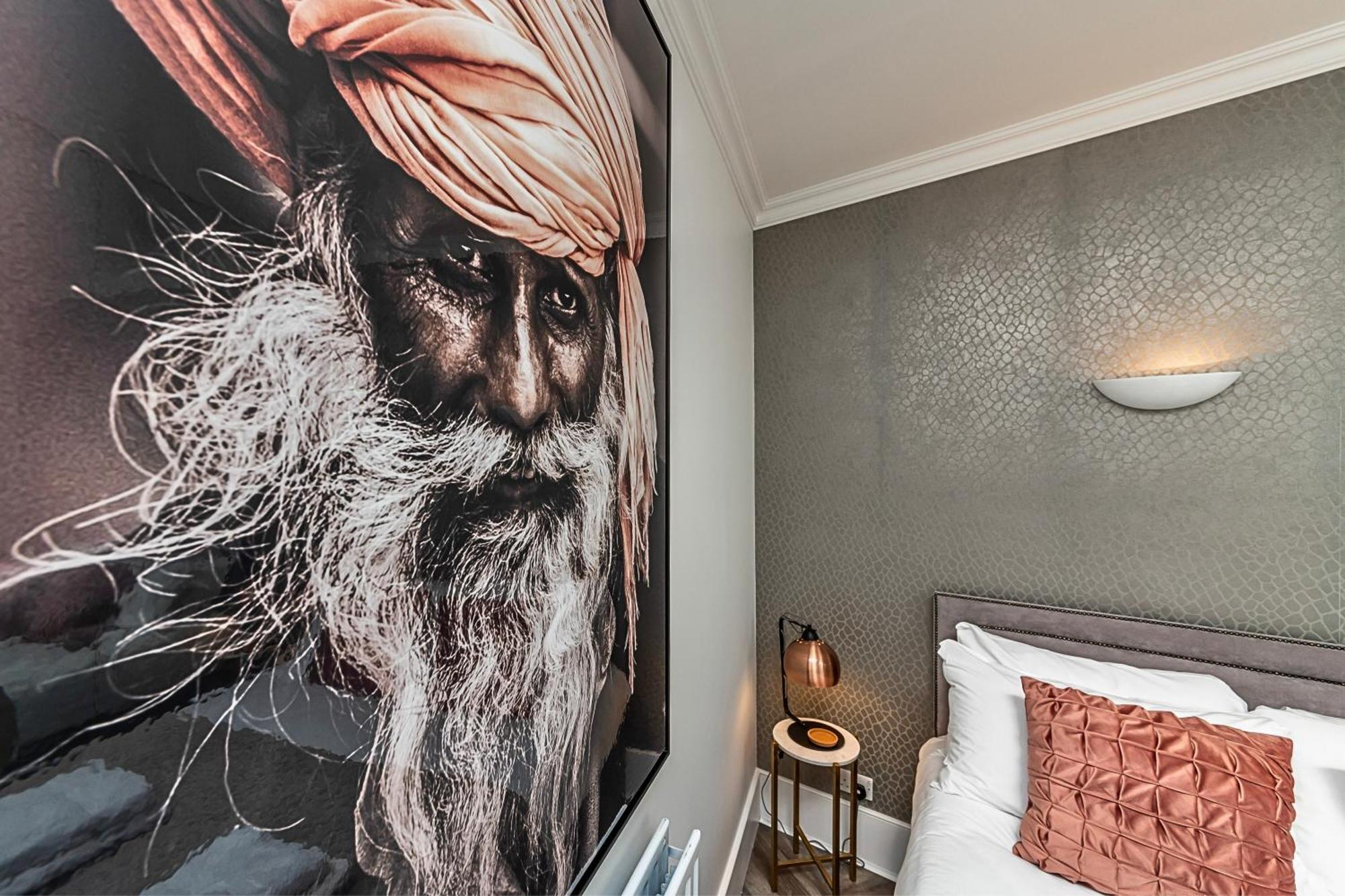 The Secret Kensington Garden Mews-2 Bedroom Full House-2 Train Lines- Spacious-Kings Road- Harrods -Chelsea Stadium-Private Small Patio Лондон Экстерьер фото