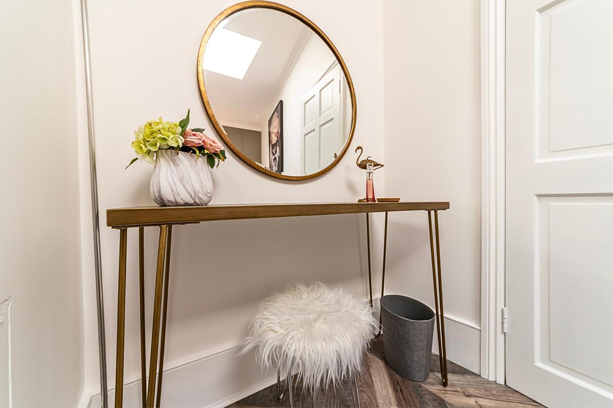 The Secret Kensington Garden Mews-2 Bedroom Full House-2 Train Lines- Spacious-Kings Road- Harrods -Chelsea Stadium-Private Small Patio Лондон Экстерьер фото