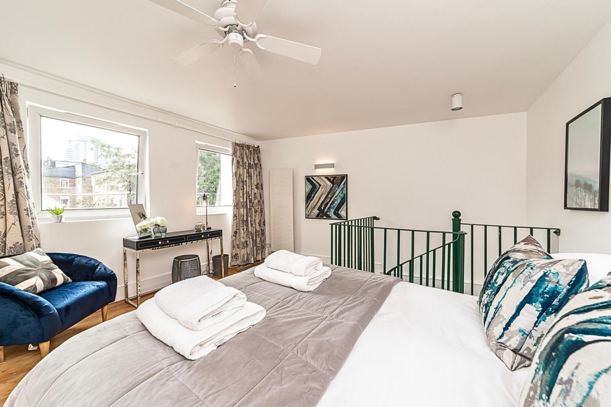 The Secret Kensington Garden Mews-2 Bedroom Full House-2 Train Lines- Spacious-Kings Road- Harrods -Chelsea Stadium-Private Small Patio Лондон Экстерьер фото